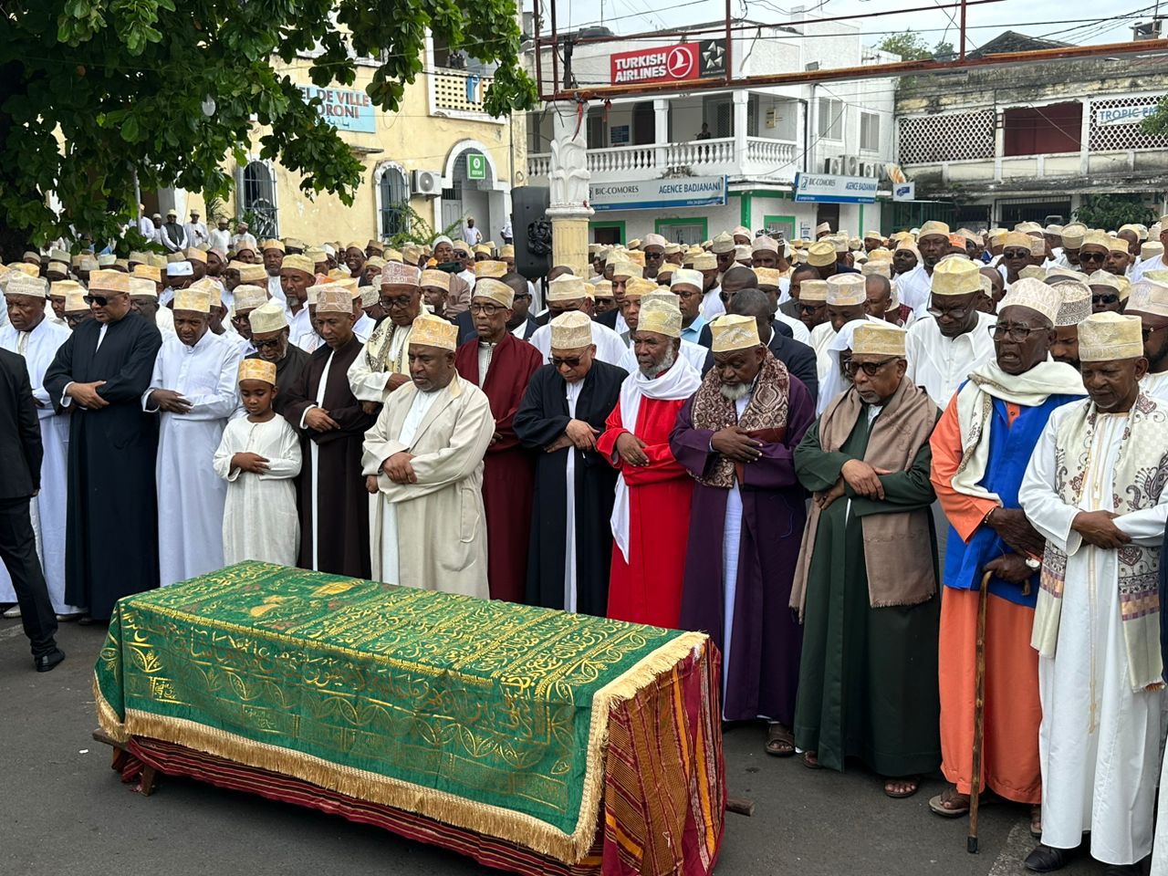 image Obsèques d’Ali Mzé, Directeur du GSFA : Un hommage populaire